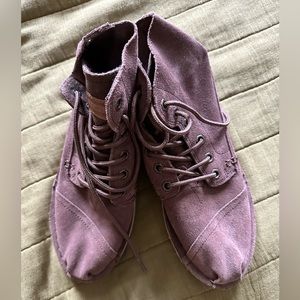 TOMS lace up brown boots size 8